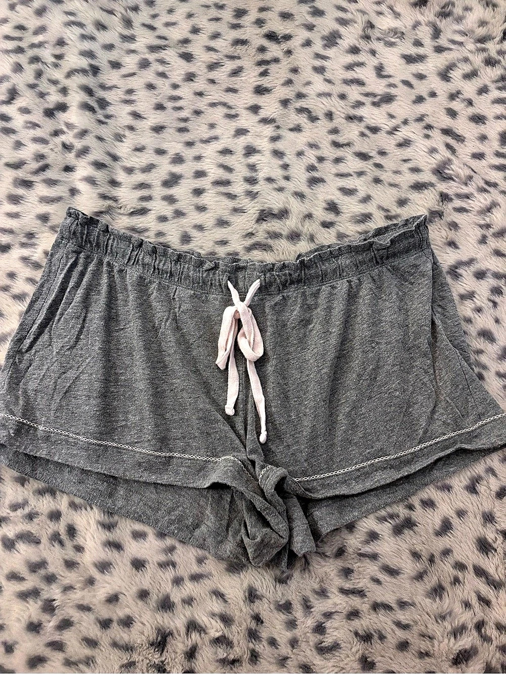 Victoria's Secret Gray Drawstring sleep pajama Shorts Size Large